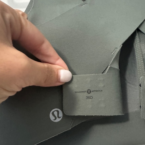 Lululemon Enlite Bra- 38D - Picture 7 of 9